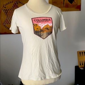EUC Columbia t-shirt